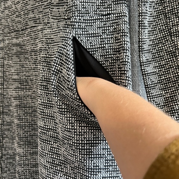 H&M fitted heathered black & white long sleeve dress with pockets - size Medium - Picture 5 of 9
